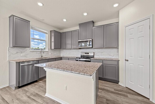 Building Photo - 14100 Purple Azalea Dr