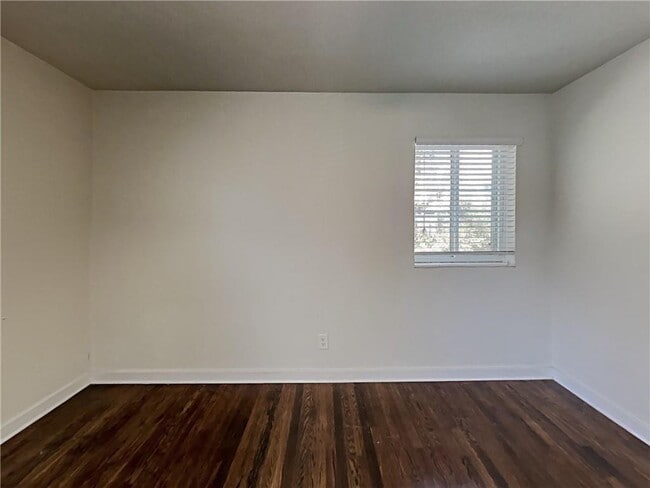 Building Photo - 880 N Highland Ave NE
