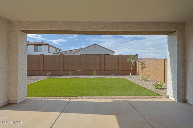 Building Photo - 14746 W Smoketree Dr