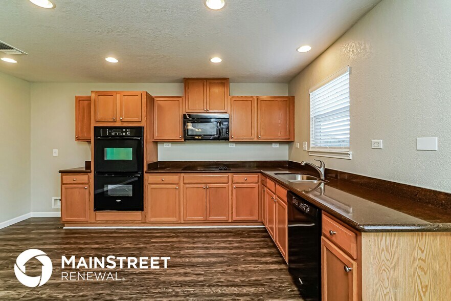 Building Photo - 4415 Semora Oak