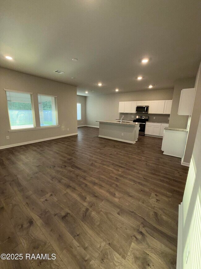 Building Photo - 200 Broussard Hl Dr