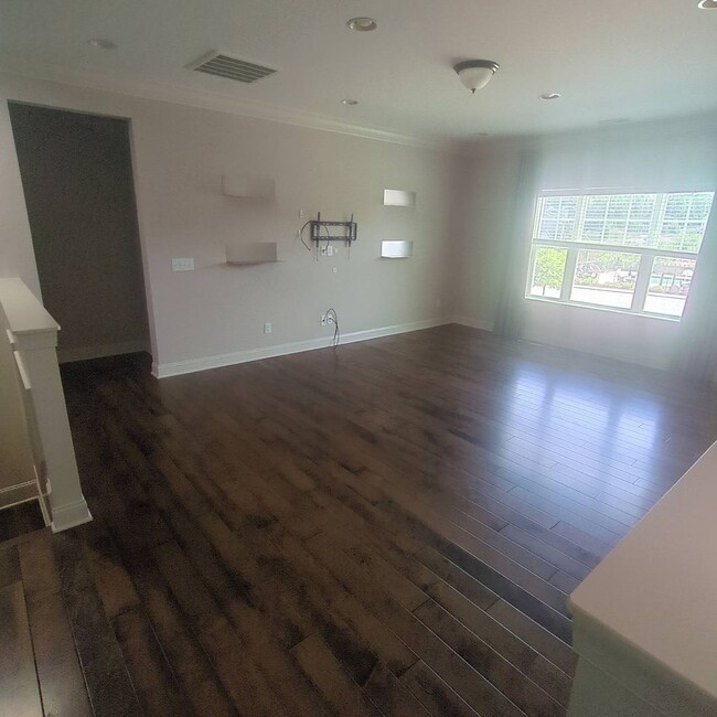 Building Photo - Beautiful 5 bed 4.5 bath in Holly Springs!