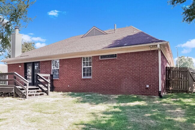 Building Photo - 7413 Tack Cove