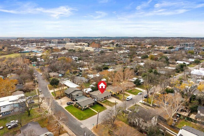 Building Photo - 303 Irma Dr