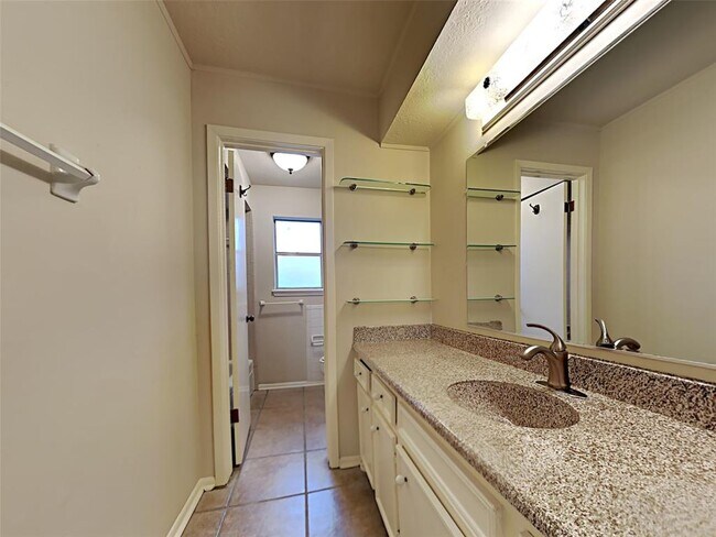 Building Photo - 603 Blue Ridge Dr