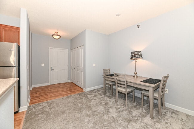 Building Photo - 4130 S Lake Dr