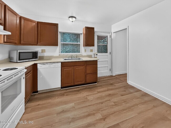 Building Photo - 6306 Romilly Dr