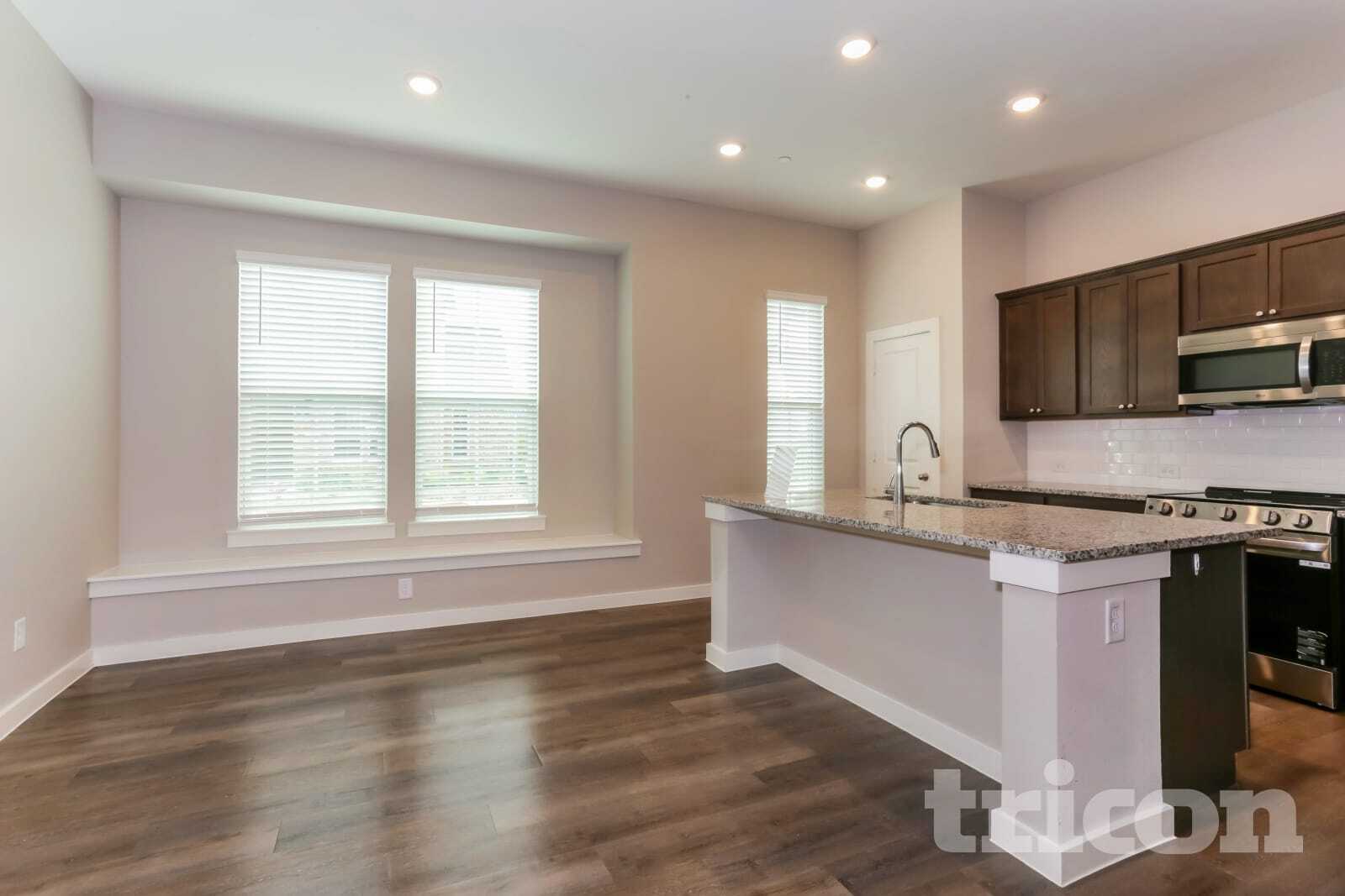 Building Photo - 1014 Fallgate Dr