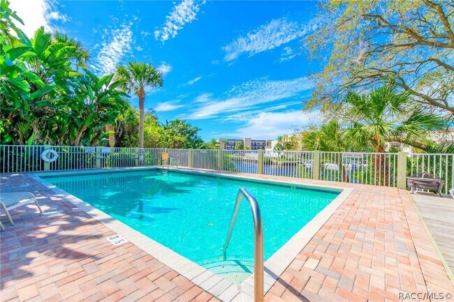 Building Photo - 5551 Executive Dr