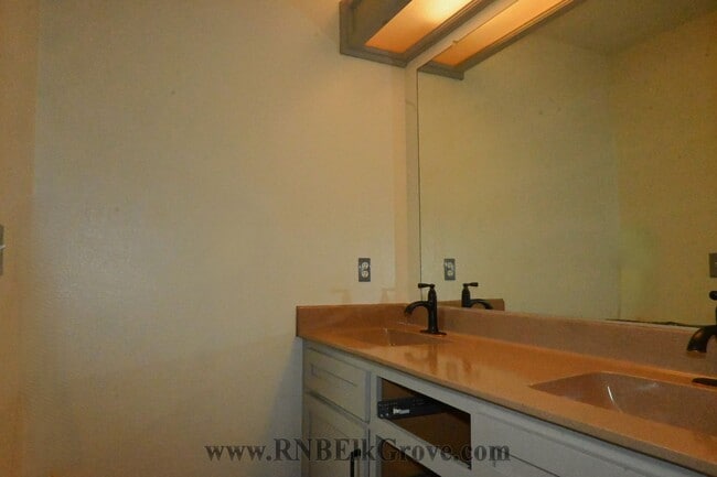Building Photo - 9301 Quintanna Ct