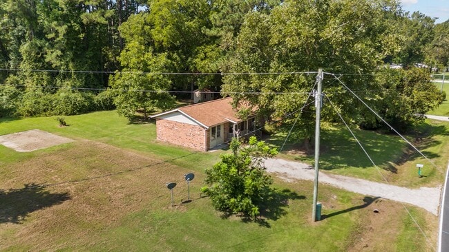 Building Photo - 1045 Scott Town Rd
