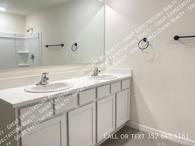 Building Photo - 6563 SE 1st Lp