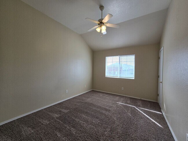 Building Photo - 4005 Nadine Dr