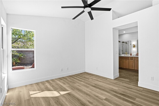 Building Photo - 1532 Waterton Dr