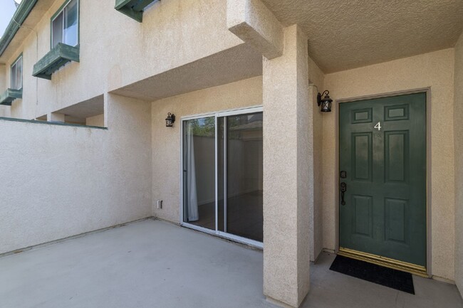 Building Photo - "Experience Perfection: Your Ideal Lifesty...
