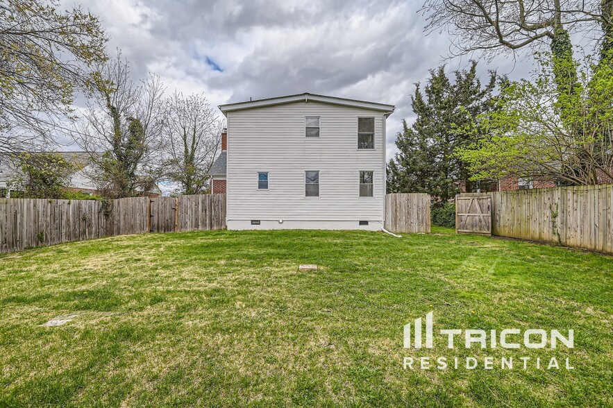 Building Photo - 3526 Woodmoor Rd