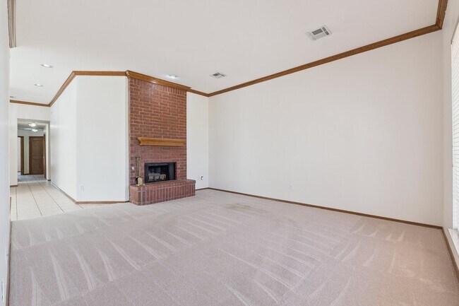 Building Photo - 11129 Springhollow Ct