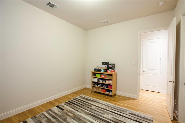 Building Photo - 1614 Thoroughbred Ln