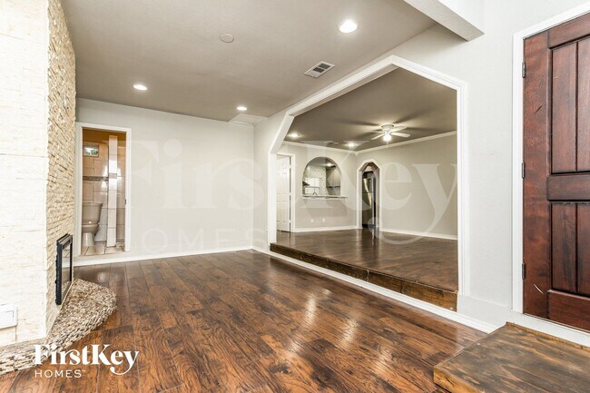 Building Photo - 11517 Fernald Ave