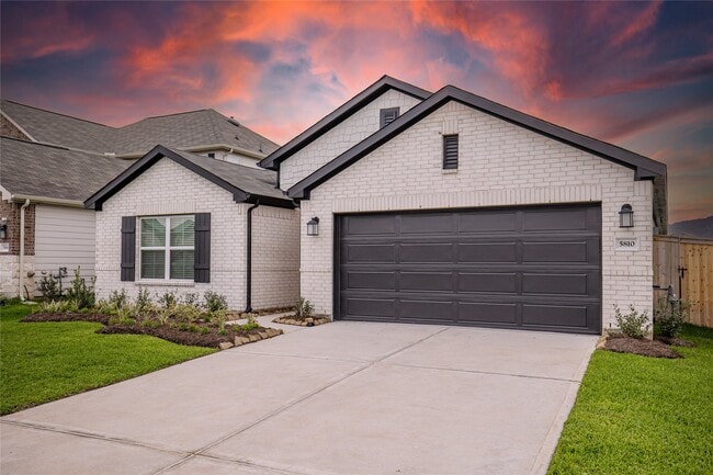 Building Photo - 5810 Sunkissed Dr