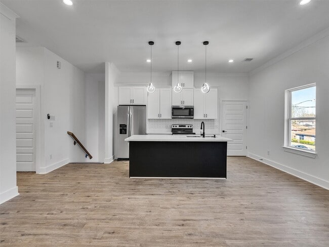 Building Photo - 5130 Clover St