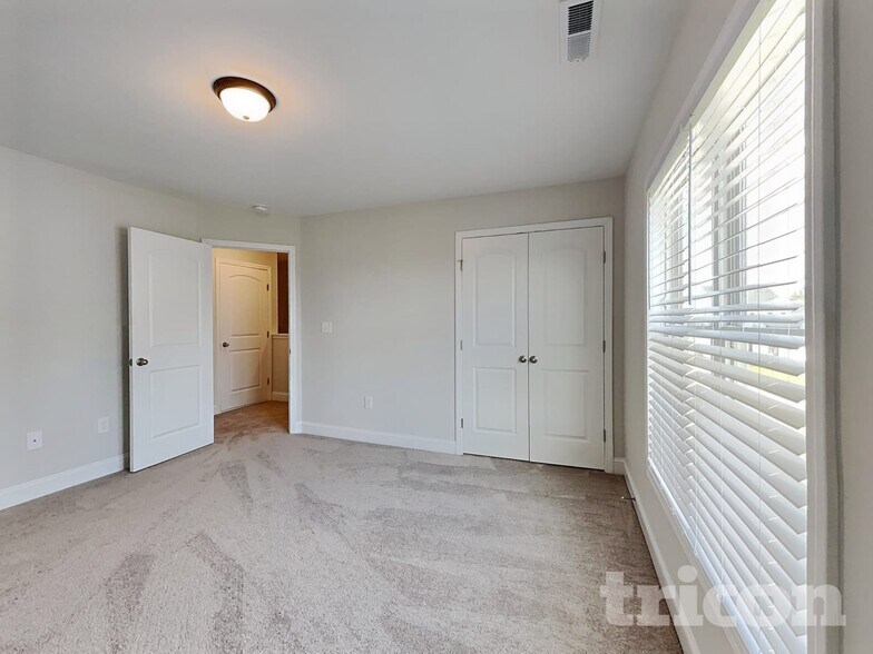 Building Photo - 64 fish Whistle court