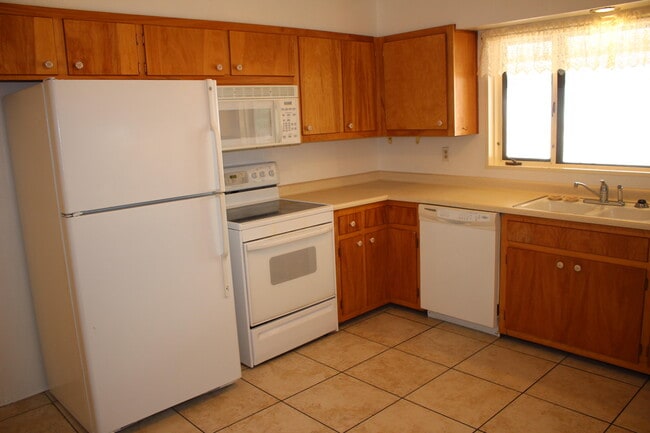 Building Photo - 3508 Piermont Dr NE