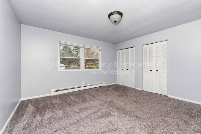 Building Photo - 1926 Sunnyside Dr