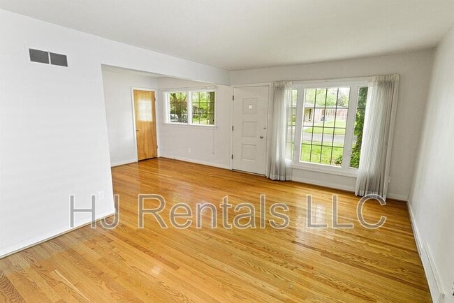 Building Photo - 160 St Benedict Ln