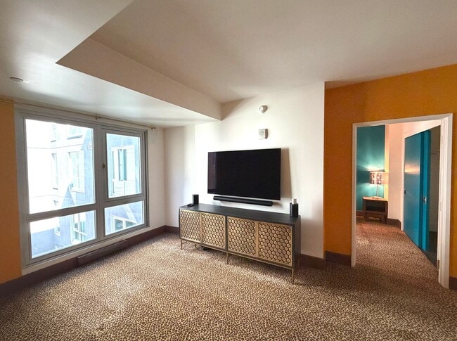 Building Photo - NEW CONSTRUCTION Funky 600sf 1BR/1BA Mid-Market AVAILABLE NOW