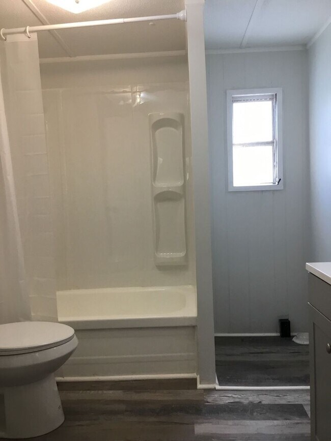 Building Photo - 3-Bedroom, 1.5 Bathroom Home in Union, SC