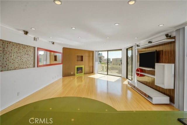 Building Photo - 7301 Vista Del Mar