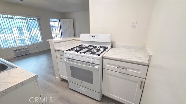 Building Photo - 1807 W Sumac Ln