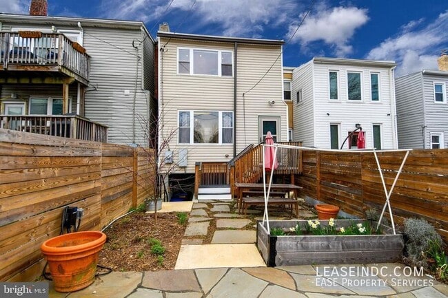 Building Photo - 4709 9th St NW