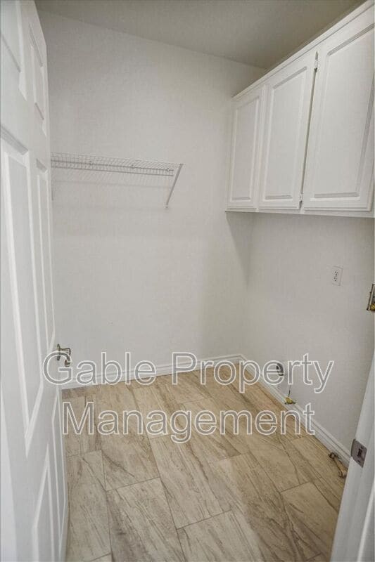 Building Photo - 28279 Canterbury Ct