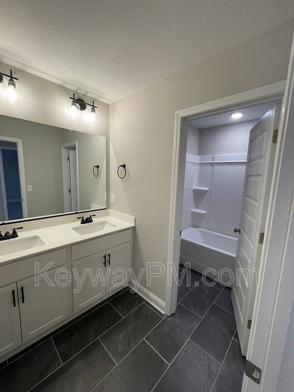 Building Photo - 2051 Denmark Ave SE