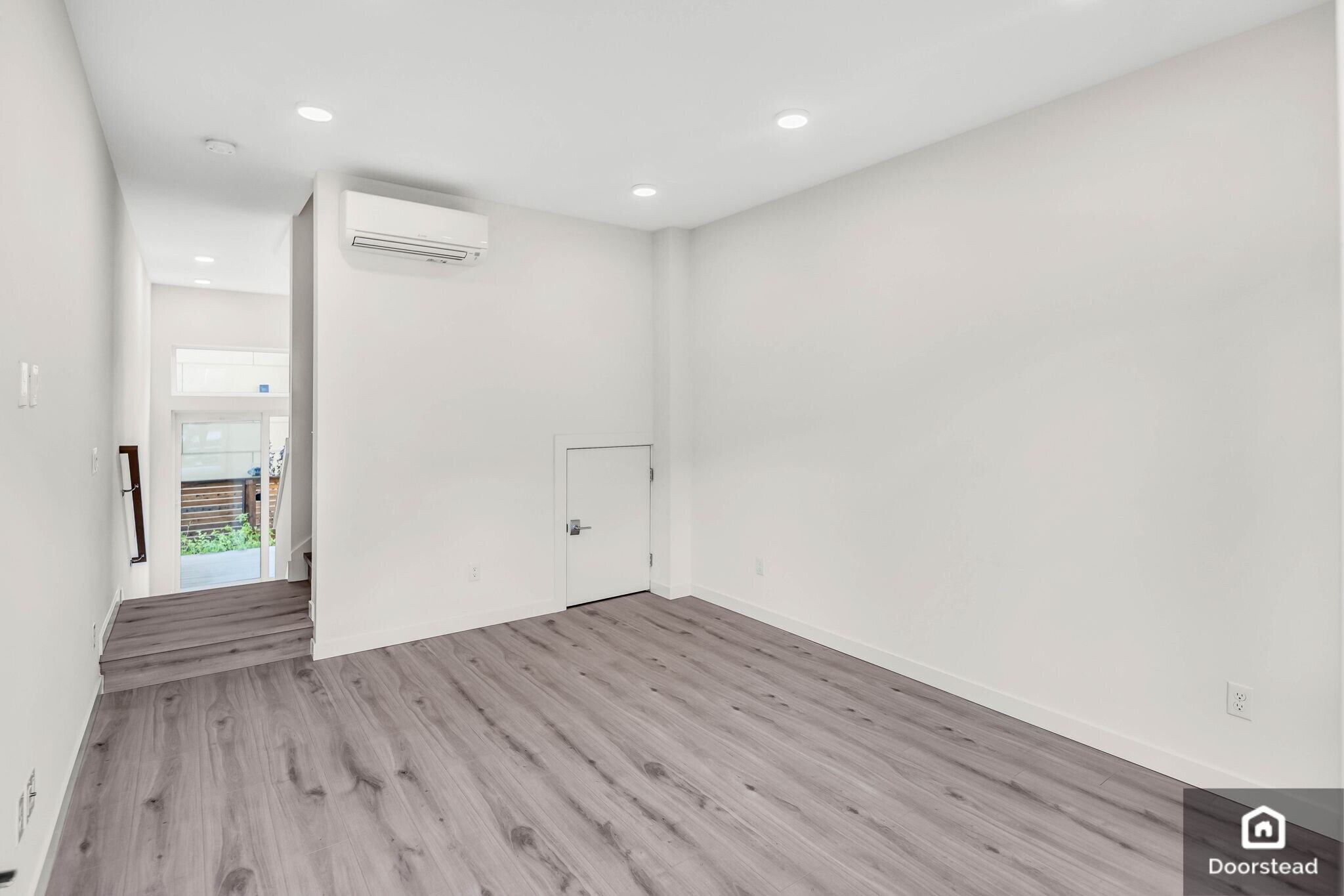 Building Photo - 3015 30th Ave W