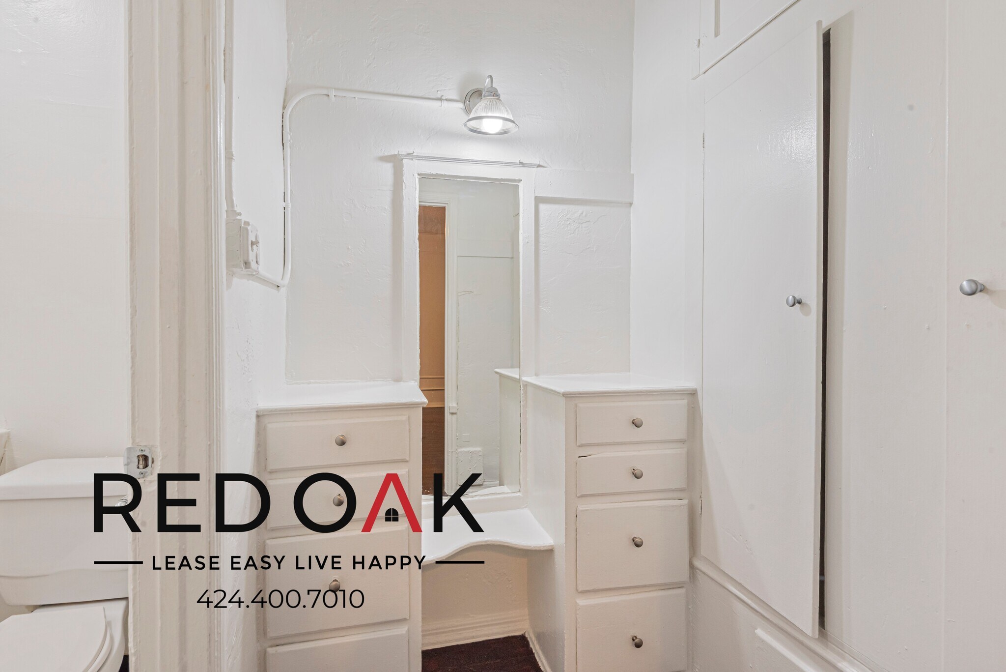 Building Photo - 849 S Oxford Ave