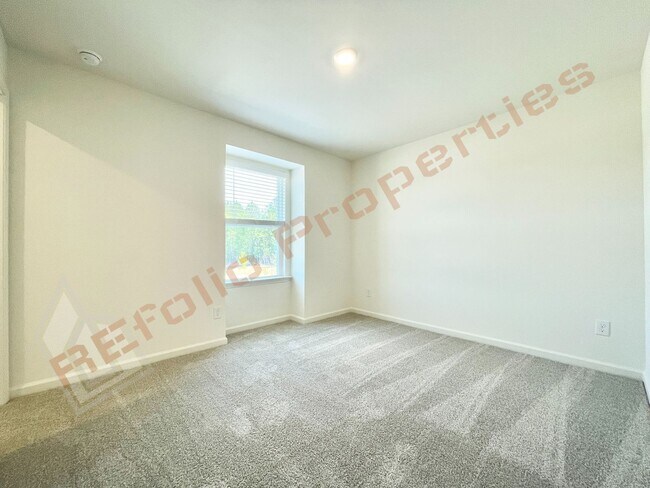 Building Photo - 1128 Goldenshrub St