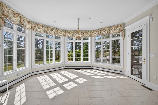 Building Photo - 11 Elizabeth Way