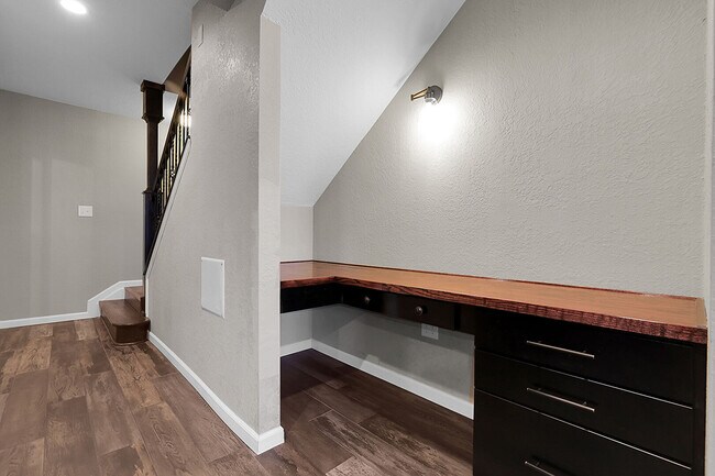 Building Photo - 6011 S Irvington Ct