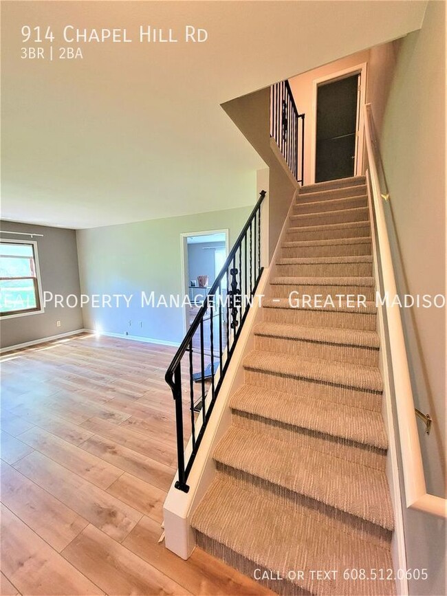 Building Photo - Great corner multi level duplex available ...