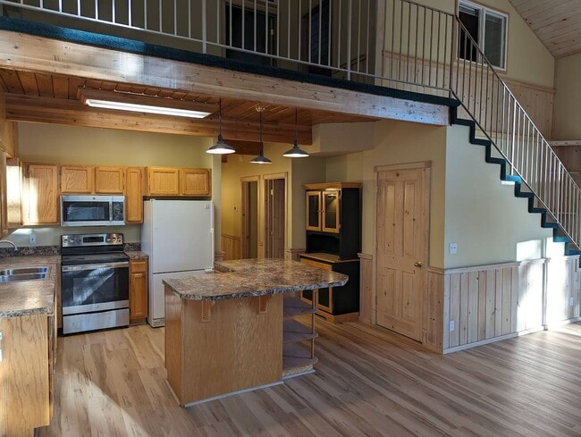 Building Photo - 134 Hanaford Rd