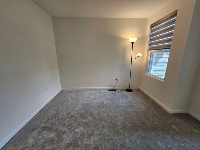 Building Photo - 5954 Hawkweed Dr