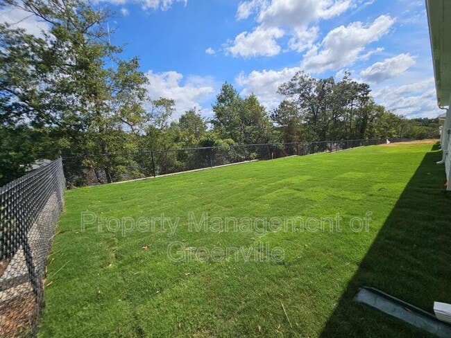 Building Photo - 416 Mariene Dr