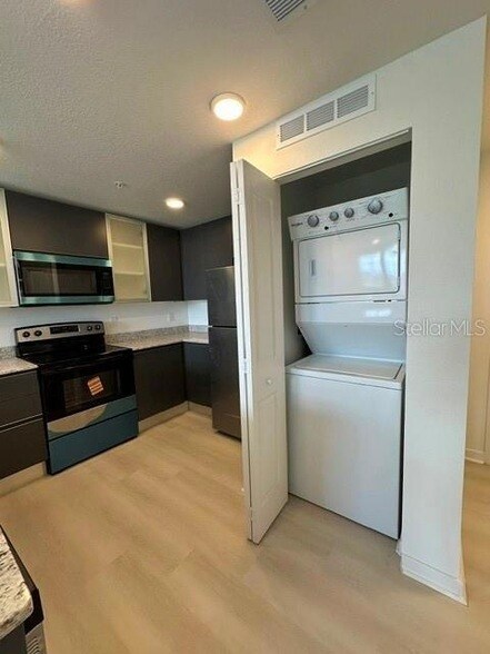 Building Photo - 5563 Millennia Park Dr