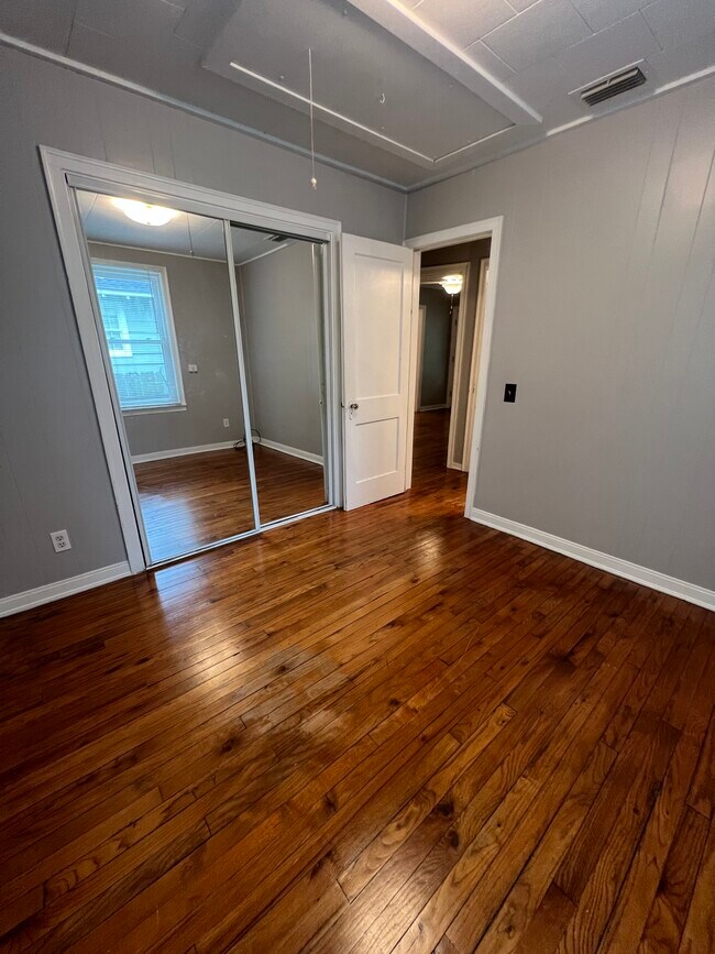 Building Photo - 171 Crenshaw St