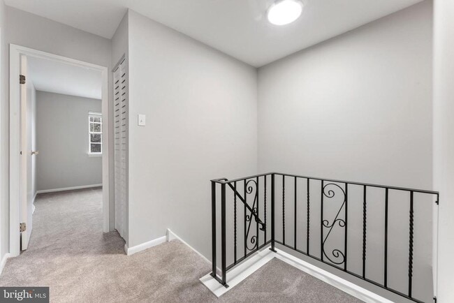 Building Photo - 143 Thomas Dr