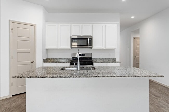 Building Photo - 6715 Riplee St