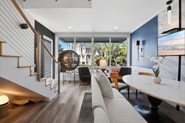 Building Photo - Furnished 2 bedroom